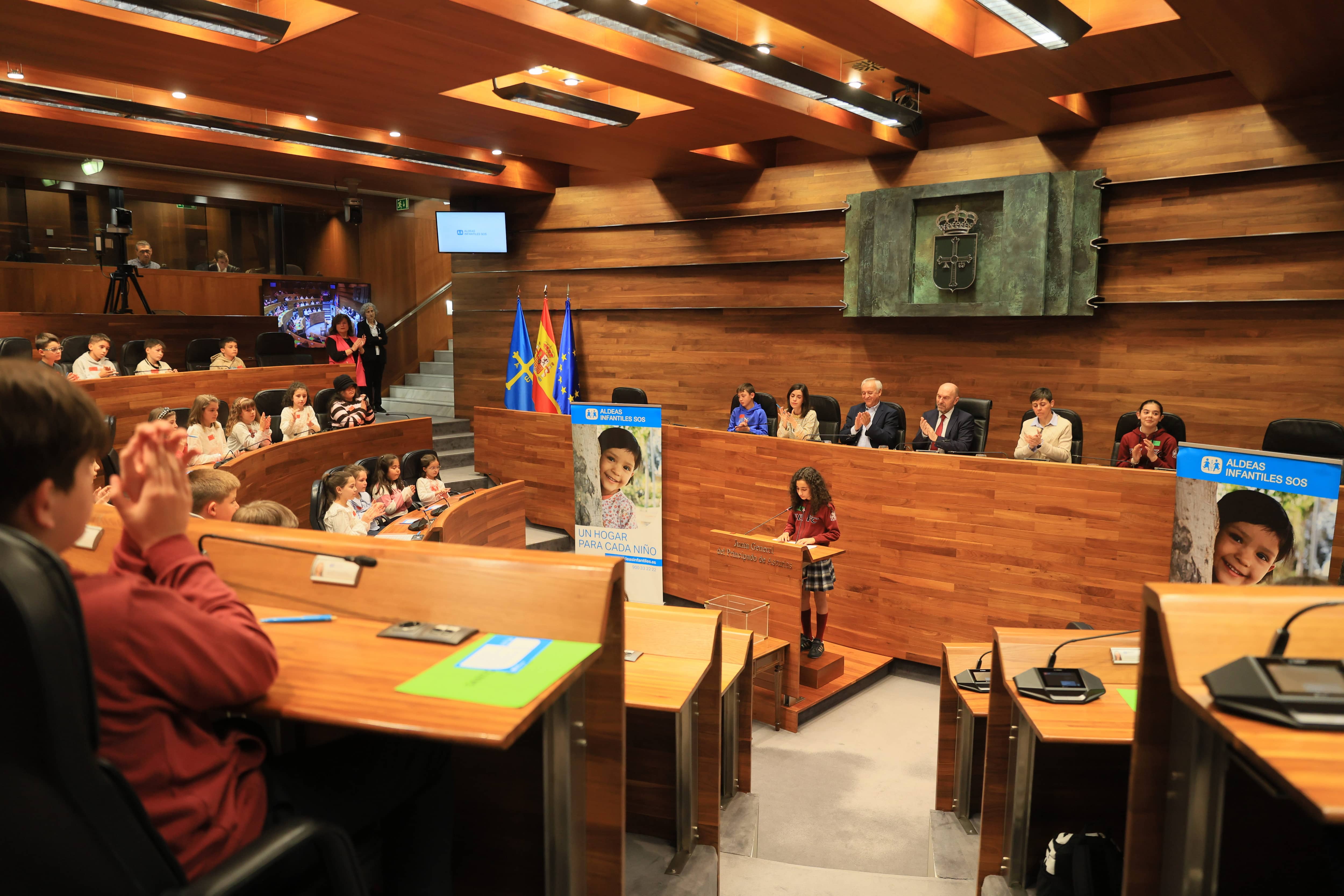 Pleno infantil en la Junta General del Principado de Asturias Aldeas Infantiles SOS 1