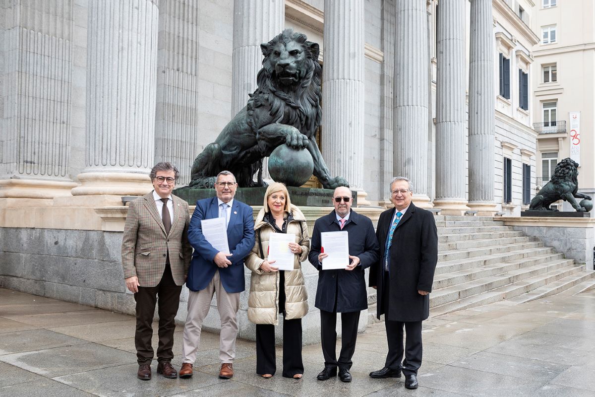 El CGCOO registra en el Congreso una propuesta de Ley de Salud Visual 3