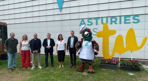 Medio Rural presenta a Comiḷḷón, la nueva mascota de Alimentos del Paraíso Natural inspirada en un urogallo