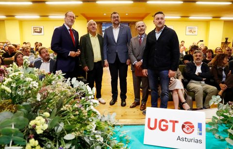 Barbón anuncia que el Gobierno del Principado comprará el taller de Barros para que Indra impulse su planta de blindados en Langreo